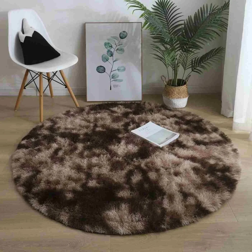 Brown shaggy round rug decor